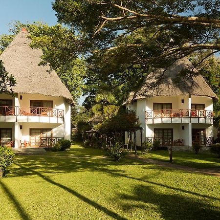 Neptune Village Beach Resort & Spa Galu Exterior photo