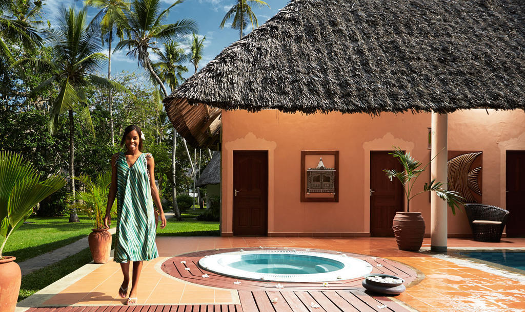 Neptune Village Beach Resort & Spa Galu Exterior photo
