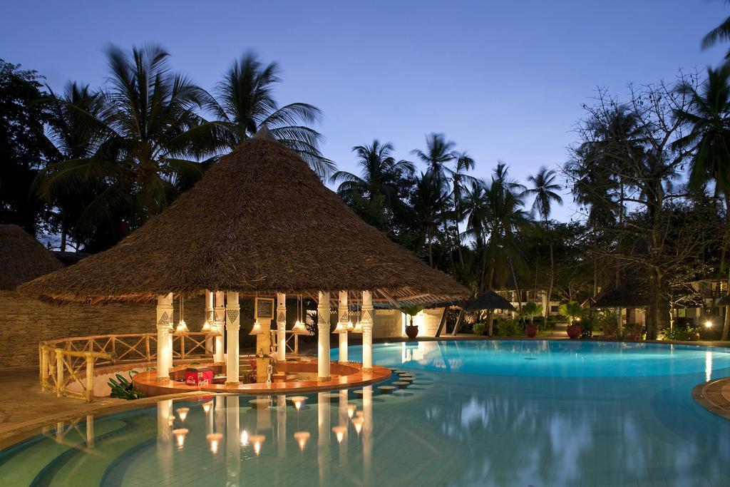 Neptune Village Beach Resort & Spa Galu Exterior photo