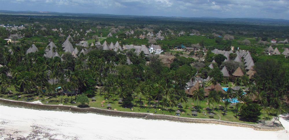 Neptune Village Beach Resort & Spa Galu Exterior photo