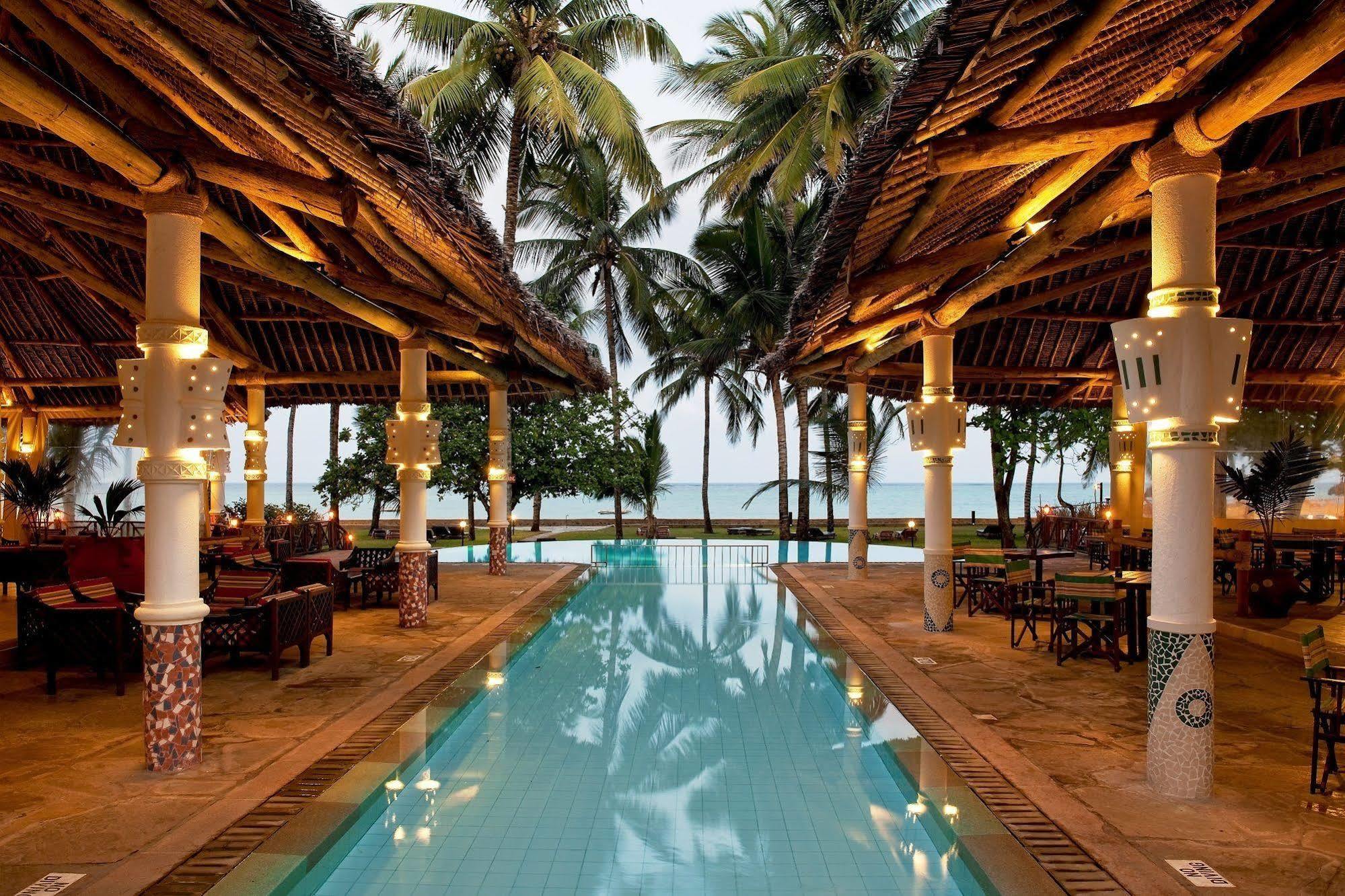 Neptune Village Beach Resort & Spa Galu Exterior photo