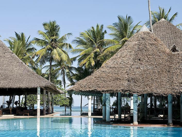 Neptune Village Beach Resort & Spa Galu Exterior photo